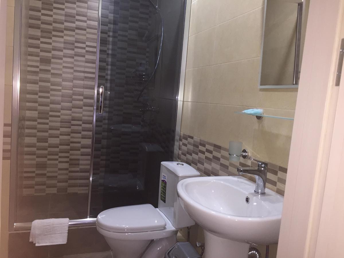 Hotel Nice ティビリシ エクステリア 写真