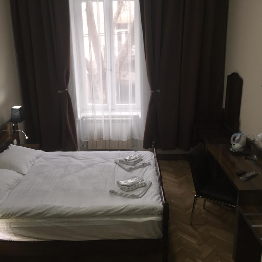 Hotel Nice ティビリシ エクステリア 写真