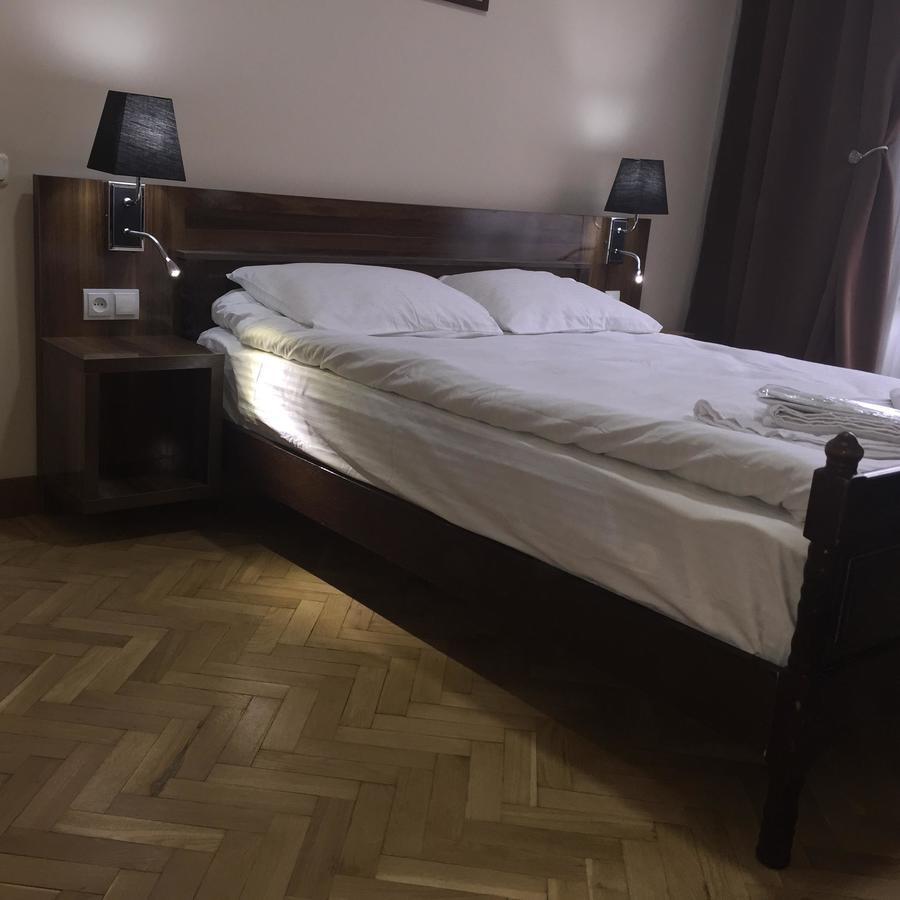Hotel Nice ティビリシ エクステリア 写真