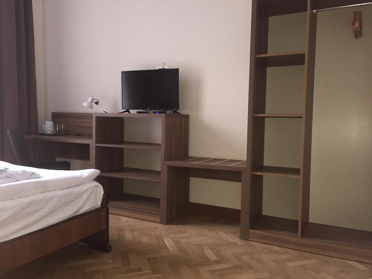 Hotel Nice ティビリシ エクステリア 写真
